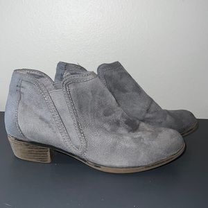 Grey suede women’s booties, Maurice’s, size 7, slightly used